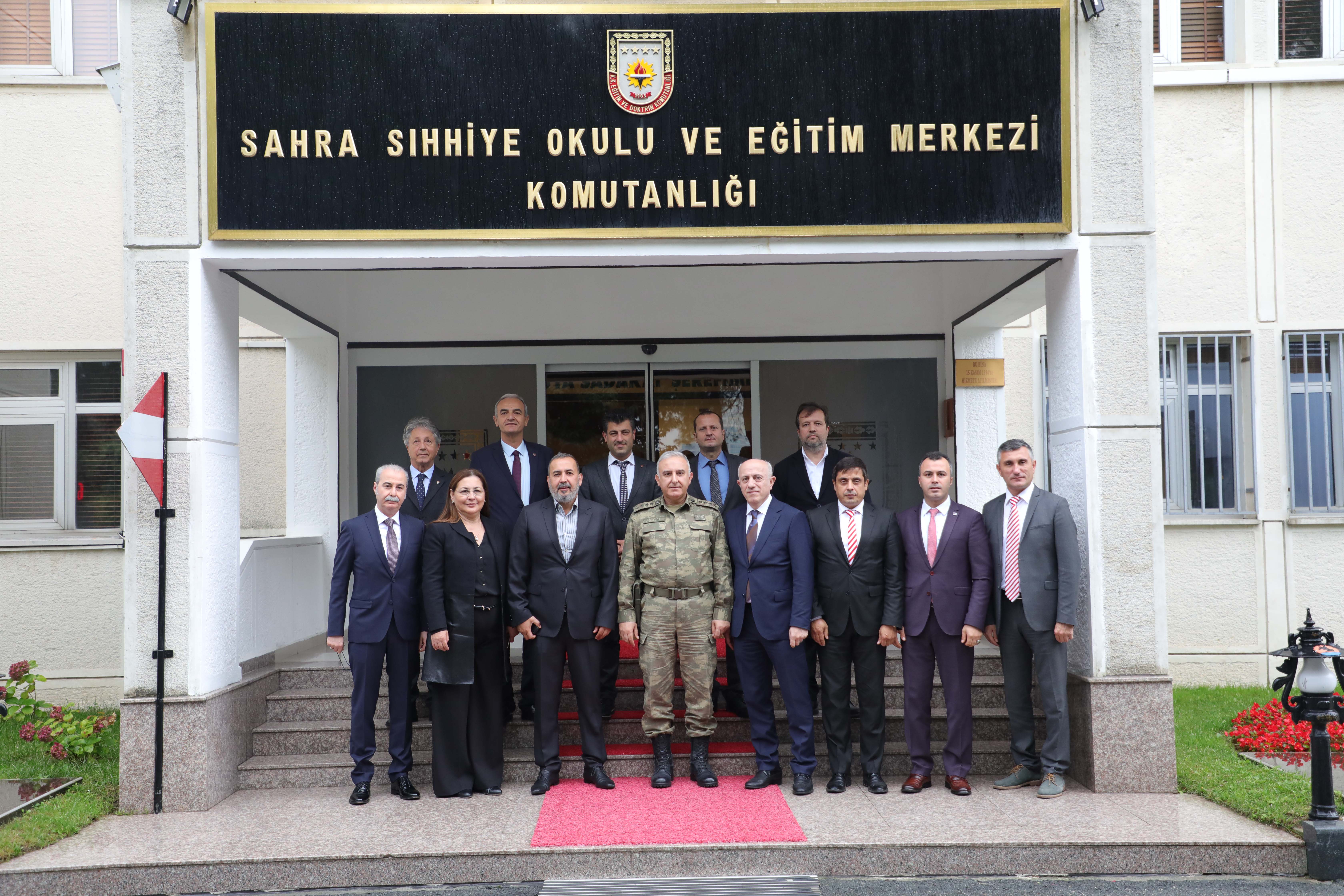 Uyanık, Üstün ve Kılıç’ı ziyaret etti